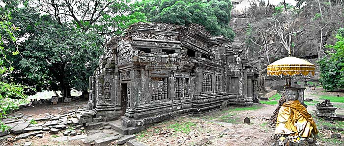 Wat Phou Champasak, Sanctuary by Asienreisender